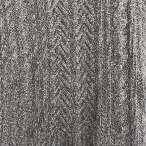 Cable sweater - Picture 2 of 2